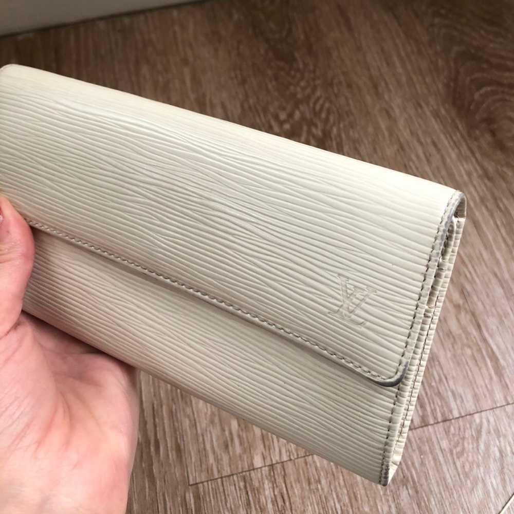 🌺 Louis Vuitton Epi wallet - Picture 6 of 13